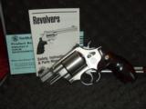 Smith & Wesson S&W Performance Center Defense Model 629-5 .44 mag 2 5/8