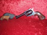 Ruger New Model Blackhawk, 6-shot revolver, .357 mag, 4.62" bbl, 3 sets of grips!!
NICE!! - 1 of 16