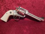 Ruger Bisley New Model Blackhawk Flattop .357 mag/9 mm Luger 6-shot revolver Stainless Steel #KNVB-35X - 6 of 8