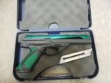 Beretta U22 Neos semi-auto pistol .22 lr Black & Green in Box (2) mags - 1 of 4