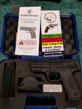 S&W M&P9 17+1 9mm 4.25" LNIB #209301 - 1 of 5