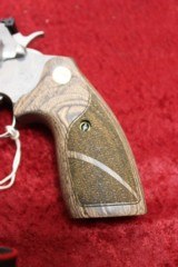 Colt King Cobra Target Revolver .357 mag 4.25" bbl SS & Wood Grips NEW #COBRA-SB4TS - 6 of 9