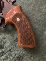 Dan Wesson Model 15 6-shot .357 mag/.38 special 6" barrel Blued/Wood Grips - 4 of 14