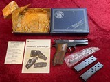 Smith & Wesson S&W Model 39-2 semi-auto pistol 4