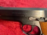 Smith & Wesson S&W Model 39-2 semi-auto pistol 4