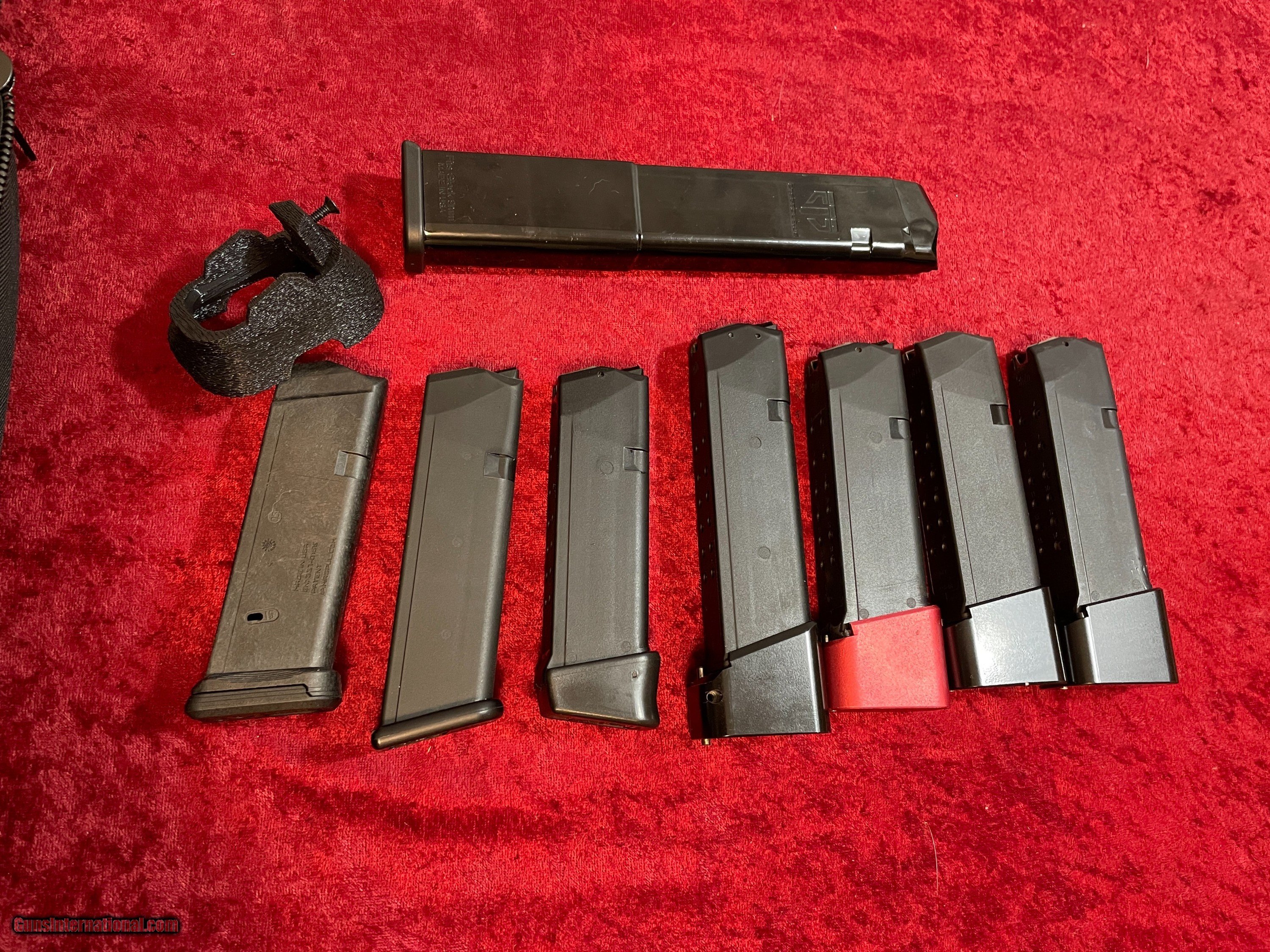 PSA Dagger Compact 9 mm pistol w/8 mags, Laspur Rail Light