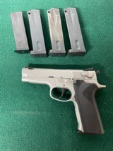 Custom Smith & Wesson Model 5906 semi-auto 9 mm 4