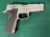 Custom Smith & Wesson Model 5906 semi-auto 9 mm 4