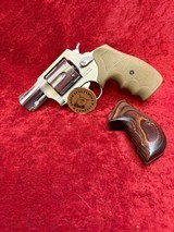 Taurus 856 Defender 38 special 2