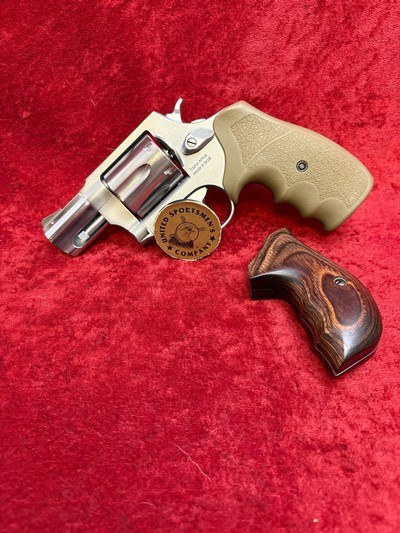 Taurus 856 Defender 38 special 2