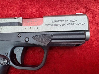 Bersa BP9CC Compact 9 mm semi-auto pistol Two-Tone LIKE new in box - Image 5 of 7