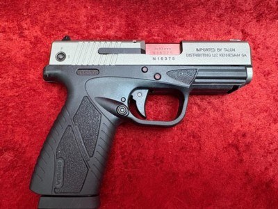 Bersa BP9CC Compact 9 mm semi-auto pistol Two-Tone LIKE new in box - Image 4 of 7