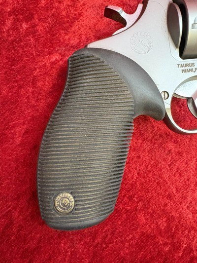 Taurus Judge 5-shot .45LC/.410 ga 3