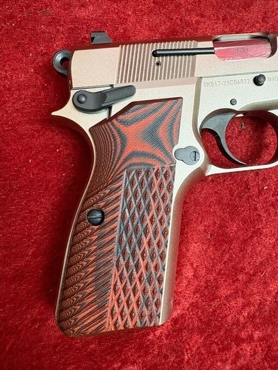 SDS Imports Inglis P-35 Nick 9 mm semi-auto Browning Hi-Power Clone made in the USA LINIB - Image 3 of 10