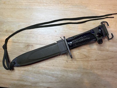 U.S. M6 Bayonet with U.S. M8A1 Scabbard