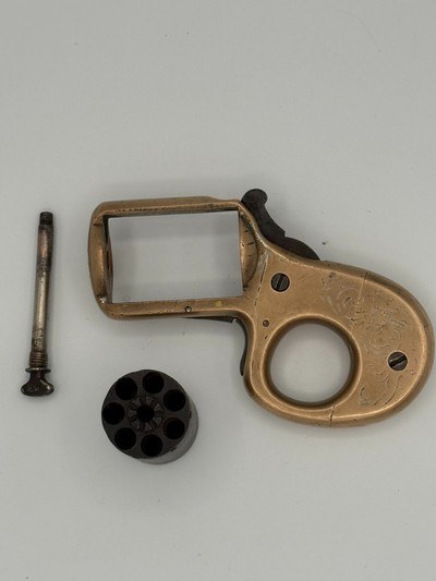 Engraved Antique JAMES REID “My Friend” KNUCKLE DUSTER .22 Caliber Rimfire REVOLVER - Image 9 of 15