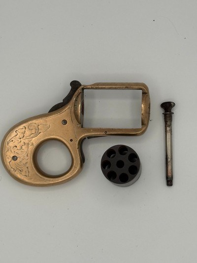 Engraved Antique JAMES REID “My Friend” KNUCKLE DUSTER .22 Caliber Rimfire REVOLVER - Image 10 of 15