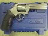 Smith & Wesson Model 629 Classic
5" Barrel .44 Rem. Magnum 163636 - 1 of 9