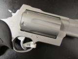 Taurus M513 Raging Judge 3" 6-Shot
.454 Casull / .45 Colt / .410 2-513039 - 6 of 7