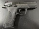 Smith & Wesson M&P40 Full Size, Thumb Safety .40 S&W - 1 of 7