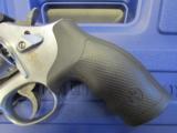 Smith & Wesson Model 617 10-Shot .22LR 4" Barrel 160584 - 4 of 10