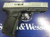 Smith & Wesson Model S&W SD40 VE 14+1 .40 S&W 223400 - 1 of 9