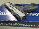 Smith & Wesson Model S&W SD40 VE 14+1 .40 S&W 223400 - 5 of 9
