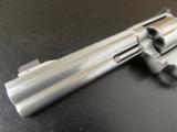 Smith & Wesson 686-4 Ported Barrel 6 - 8 of 12