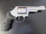 Smith & Wesson Model 69 Stainless Combat Magnum .44 Magnum 162069 - 1 of 8