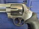 Smith & Wesson Model 629 Stainless .44 Magnum 4" Barrel 163603 - 6 of 8