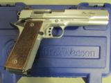 Smith & Wesson Pro Series SW1911 Silver 9mm - 1 of 8