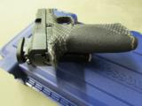 Smith & Wesson M&P Carbon Fiber Frame Finish No Thumb Safety 9mm
- 4 of 8