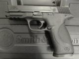 Smith & Wesson M&P 40 Carry and Range Kit .40 S&W - 2 of 10