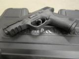 Smith & Wesson M&P 40 Carry and Range Kit .40 S&W - 4 of 10