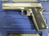 Smith & Wesson Model SW1911 Stainless Full-Size 1911 .45 ACP 108282 - 2 of 9