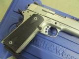 Smith & Wesson Model SW1911 Stainless Full-Size 1911 .45 ACP 108282 - 3 of 9