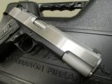 CZ-USA Dan Wesson Silverback 10mm 01995 - 5 of 9