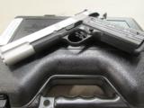 CZ-USA Dan Wesson Silverback 10mm 01995 - 7 of 9