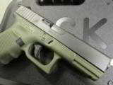 Glock 19 G19 Gen 4 Battlefield Green Frame 9mm PG1950203BFG
- 6 of 10