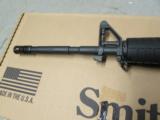 Smith & Wesson Model M&P15 AR-15 M4 5.56 NATO SKU: 811000 - 5 of 9