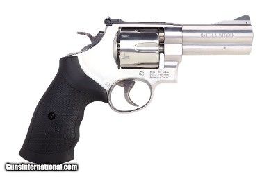 Smith & Wesson Model 610 10mm Auto 4