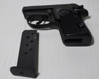Beretta TOMCAT 32 caliber semi auto w/ orig.case and ammo - Image 11 of 15