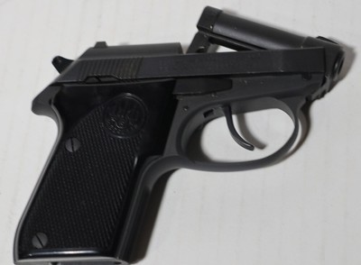 Beretta TOMCAT 32 caliber semi auto w/ orig.case and ammo - Image 4 of 15