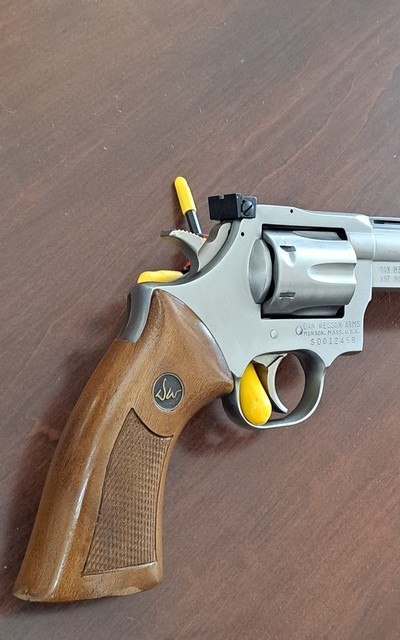 Dan Wesson 715-VH .357 Magnum Revolver Stainless 8