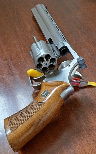 Dan Wesson 715-VH .357 Magnum Revolver Stainless 8