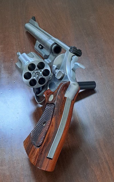 Smith & Wesson Model 624 .44 Special 6 1/2