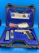 Dan Wesson Valor - Image 9 of 12