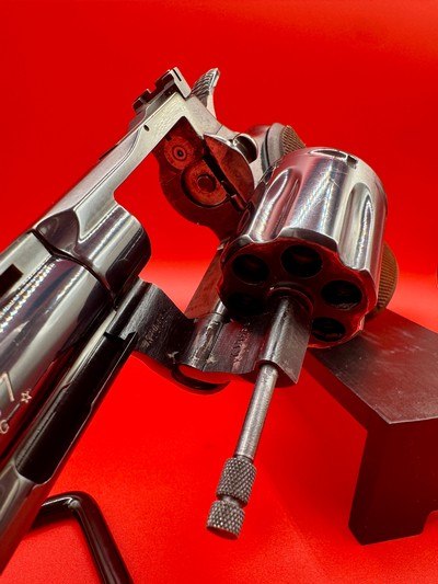 Colt Python MFG 1981 .357 Magnum 6” Barrel - Image 2 of 13