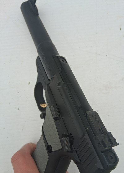 Browning Buckmark 22lr 5 1/2in Barrel with Box Great Condition - Image 5 of 12