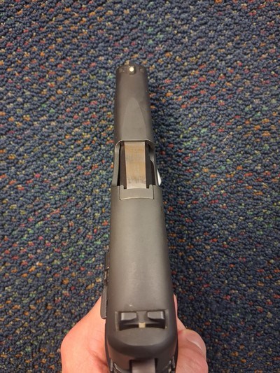Sig Sauer P220 45acp 1984 Date Great Condition with Original Manual and Extra Magazine - Image 3 of 7